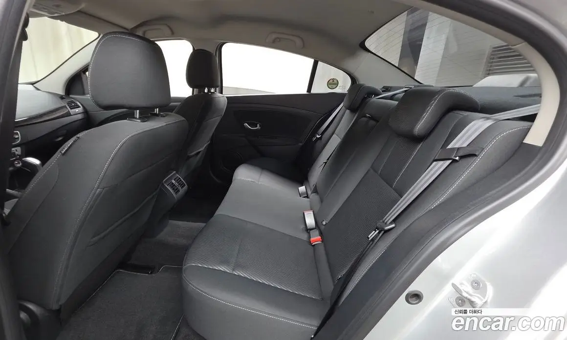 Renault (Samsung) SM3 2015 1.6 автомат (гидро), фото 17 Renault (Samsung) SM3 2015 1.6 автомат (гидро), фото 17