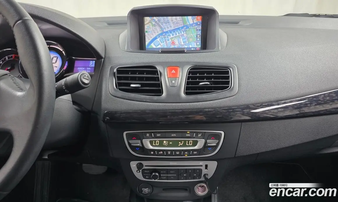Renault (Samsung) SM3 2015 1.6 автомат (гидро), фото 18 Renault (Samsung) SM3 2015 1.6 автомат (гидро), фото 18