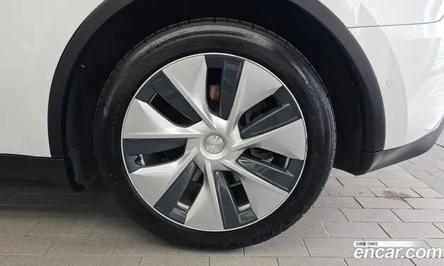 Tesla Model Y 2021 0.2 автомат (гидро), миниатюра 5 Tesla Model Y 2021 0.2 автомат (гидро), миниатюра 5