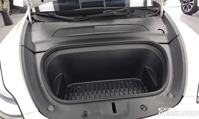 Tesla Model Y 2021 0.2 автомат (гидро), миниатюра 6 Tesla Model Y 2021 0.2 автомат (гидро), миниатюра 6