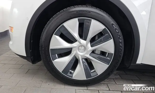Tesla Model Y 2021 0.2 автомат (гидро), миниатюра 7 Tesla Model Y 2021 0.2 автомат (гидро), миниатюра 7