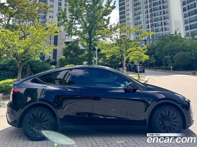 Tesla Model Y 2022 2.0 автомат (гидро), миниатюра 6 Tesla Model Y 2022 2.0 автомат (гидро), миниатюра 6