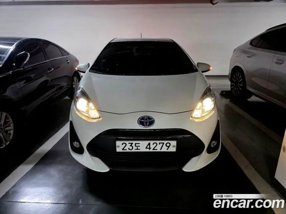 Toyota Prius 2018 1.5 автомат (гидро), фото 1 Toyota Prius 2018 1.5 автомат (гидро), фото 1