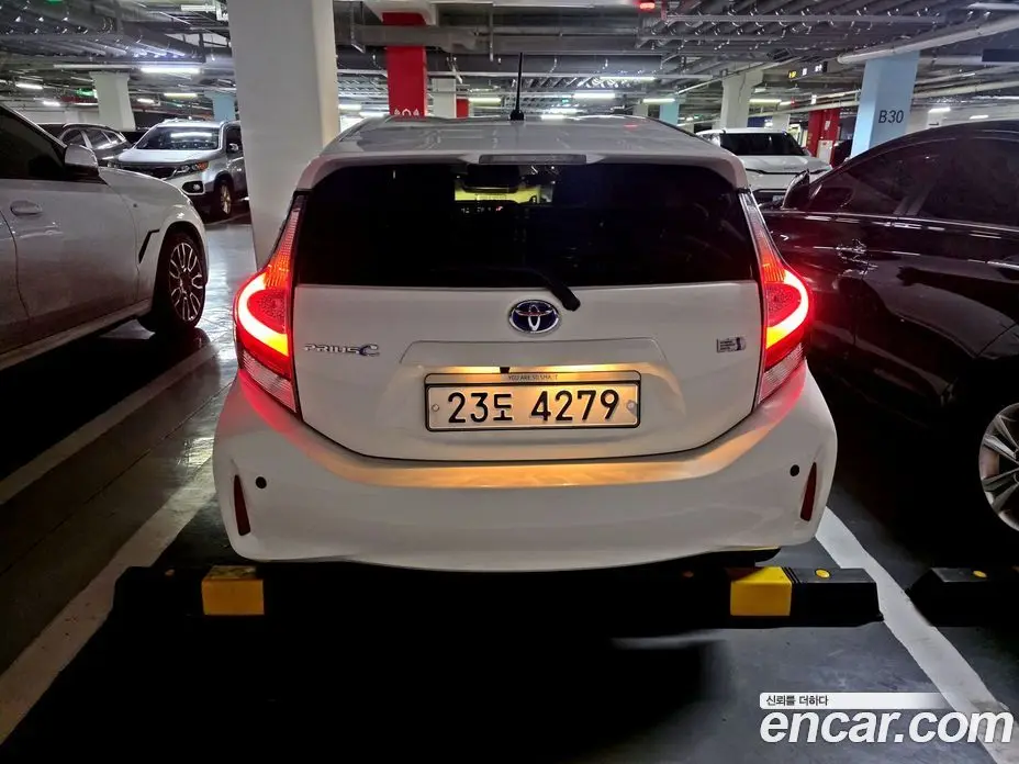 Toyota Prius 2018 1.5 автомат (гидро), фото 2 Toyota Prius 2018 1.5 автомат (гидро), фото 2