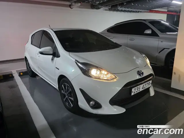 Toyota Prius 2018 1.5 автомат (гидро), миниатюра 3 Toyota Prius 2018 1.5 автомат (гидро), миниатюра 3