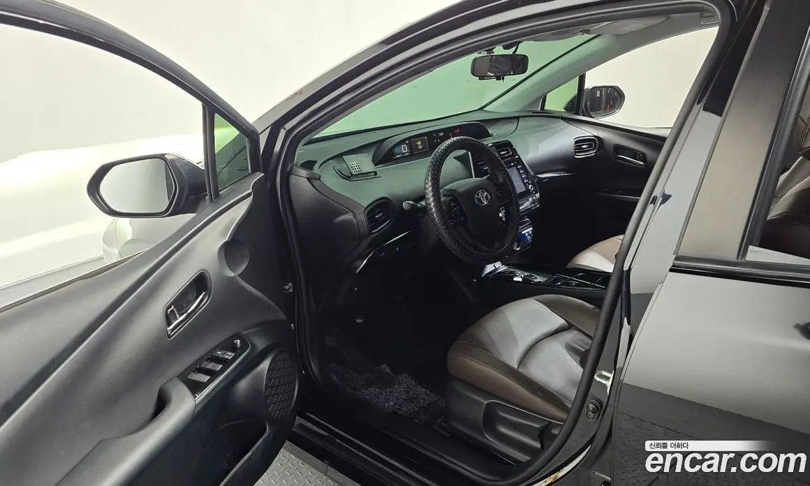 Toyota Prius 2019 1.8 автомат (гидро), фото 12 Toyota Prius 2019 1.8 автомат (гидро), фото 12