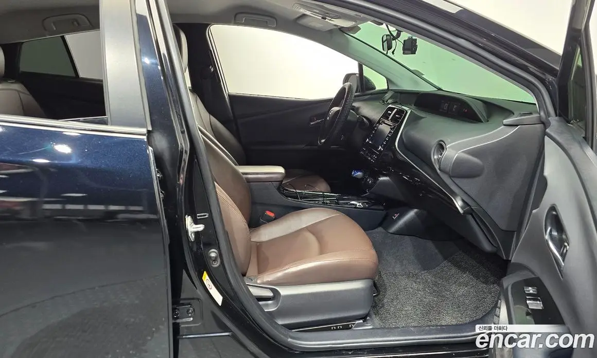 Toyota Prius 2019 1.8 автомат (гидро), фото 15 Toyota Prius 2019 1.8 автомат (гидро), фото 15
