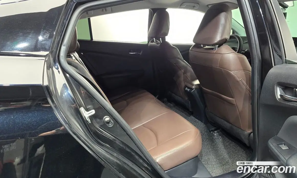 Toyota Prius 2019 1.8 автомат (гидро), фото 16 Toyota Prius 2019 1.8 автомат (гидро), фото 16