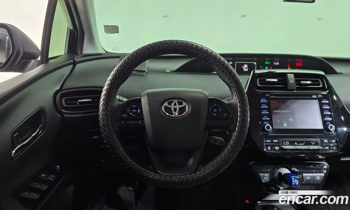 Toyota Prius 2019 1.8 автомат (гидро), фото 20 Toyota Prius 2019 1.8 автомат (гидро), фото 20