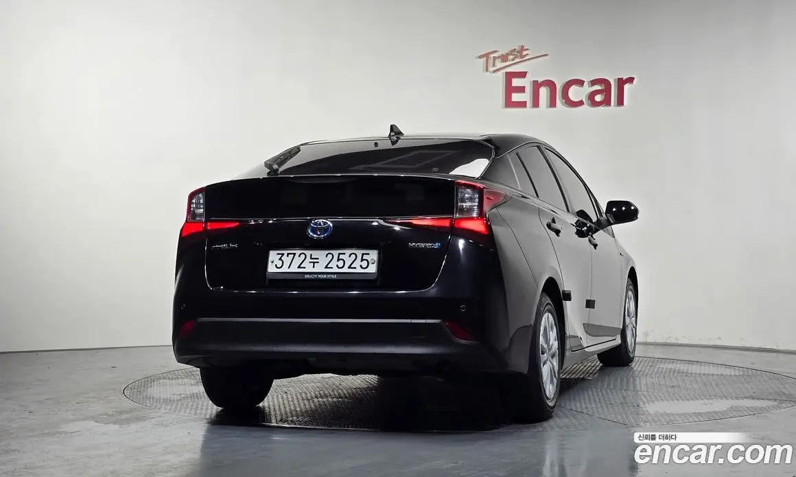 Toyota Prius 2019 1.8 автомат (гидро), фото 3 Toyota Prius 2019 1.8 автомат (гидро), фото 3