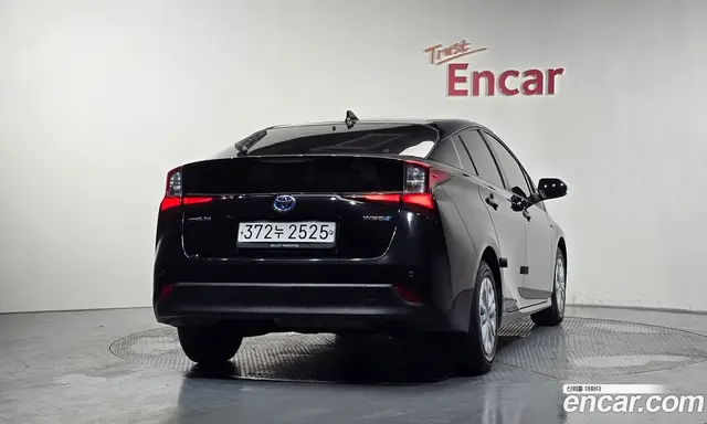 Toyota Prius 2019 1.8 автомат (гидро), миниатюра 3 Toyota Prius 2019 1.8 автомат (гидро), миниатюра 3