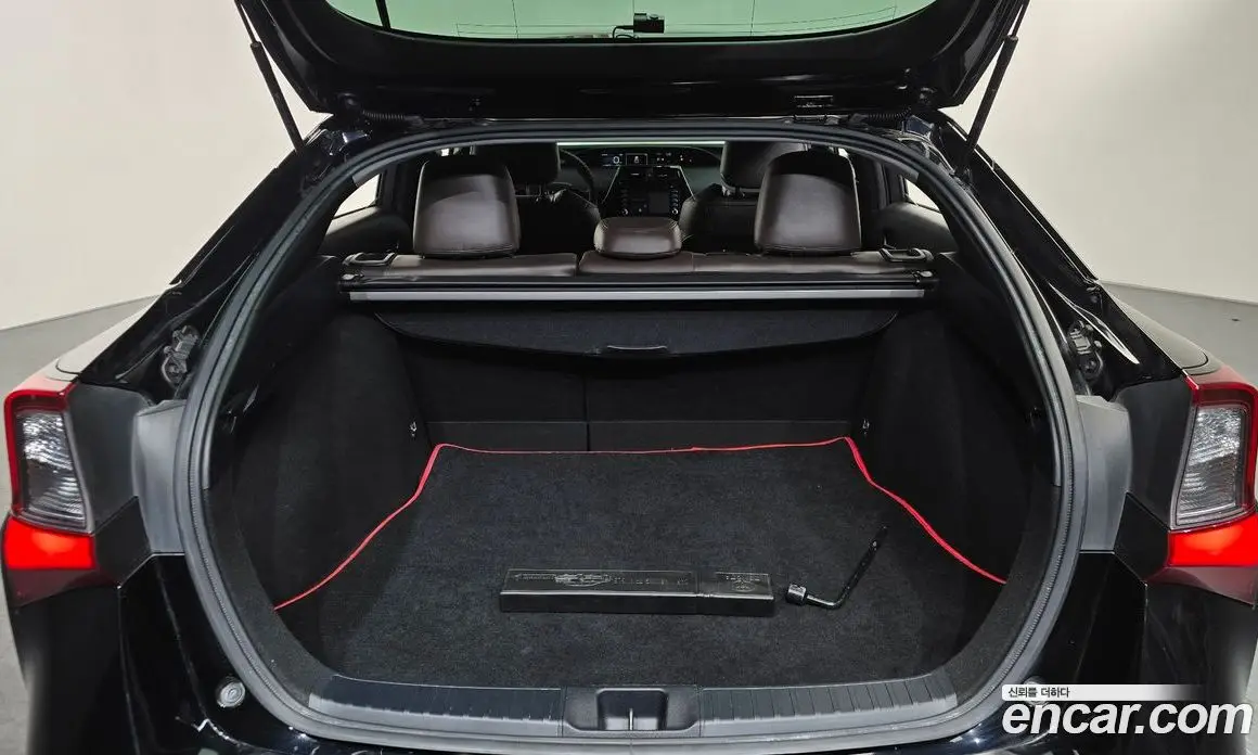 Toyota Prius 2019 1.8 автомат (гидро), фото 21 Toyota Prius 2019 1.8 автомат (гидро), фото 21