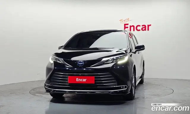 Toyota Sienna 2023 2.5 автомат (гидро), миниатюра 3 Toyota Sienna 2023 2.5 автомат (гидро), миниатюра 3