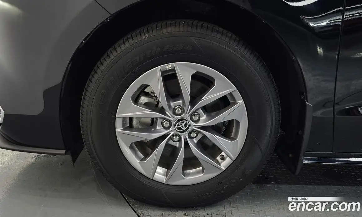 Toyota Sienna 2023 2.5 автомат (гидро), фото 5 Toyota Sienna 2023 2.5 автомат (гидро), фото 5