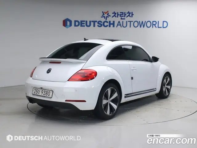 Volkswagen Beatle 2014 2.0 автомат (гидро), миниатюра 2 Volkswagen Beatle 2014 2.0 автомат (гидро), миниатюра 2