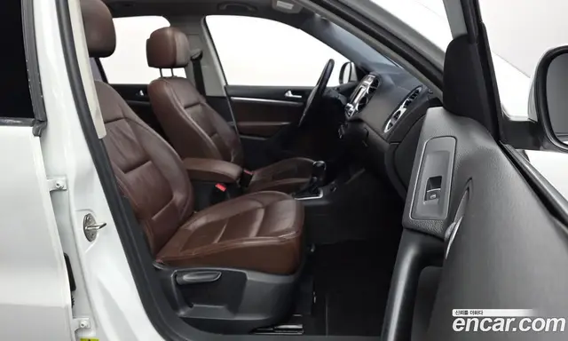 Volkswagen Tiguan 2015 2.0 автомат (гидро), миниатюра 11
