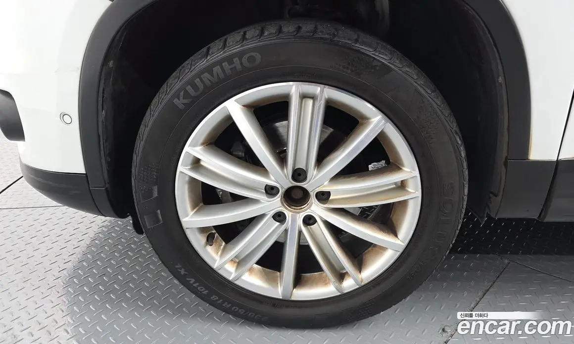 Volkswagen Tiguan 2015 2.0 автомат (гидро), фото 5