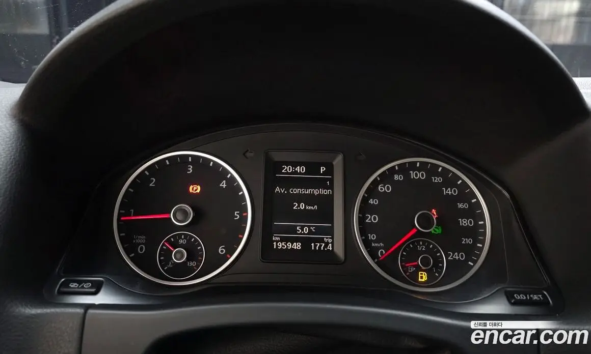 Volkswagen Tiguan 2015 2.0 автомат (гидро), фото 8