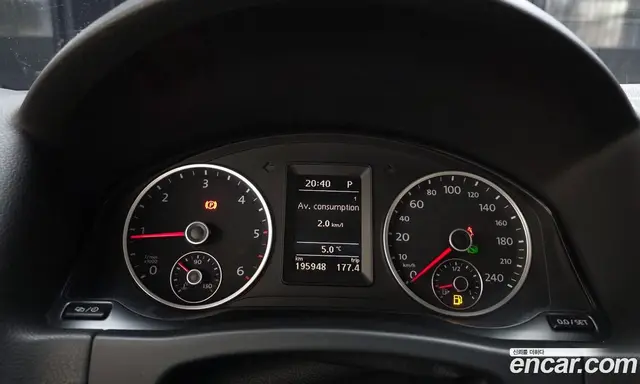 Volkswagen Tiguan 2015 2.0 автомат (гидро), миниатюра 8
