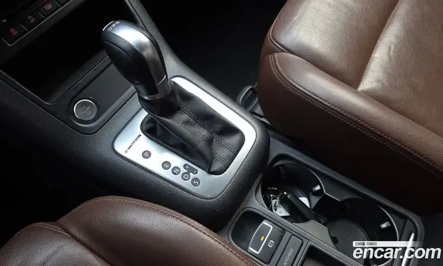 Volkswagen Tiguan 2015 2.0 автомат (гидро), миниатюра 9