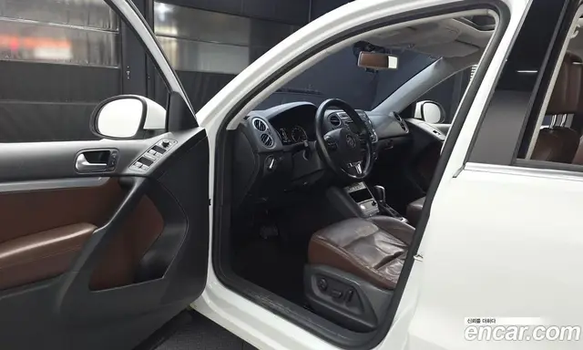 Volkswagen Tiguan 2015 2.0 автомат (гидро), миниатюра 10