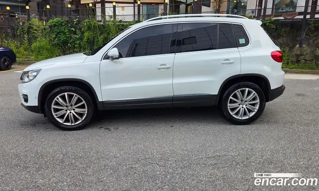 Volkswagen Tiguan 2016 2.0 автомат (гидро), миниатюра 3