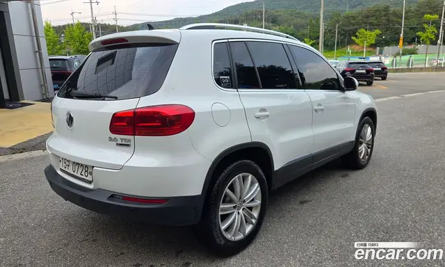 Volkswagen Tiguan 2016 2.0 автомат (гидро), миниатюра 6