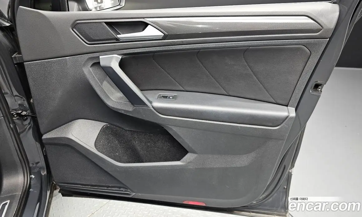 Volkswagen Tiguan 2020 2.0 автомат (гидро), фото 14 Volkswagen Tiguan 2020 2.0 автомат (гидро), фото 14