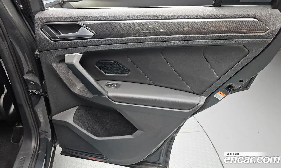 Volkswagen Tiguan 2020 2.0 автомат (гидро), фото 15 Volkswagen Tiguan 2020 2.0 автомат (гидро), фото 15
