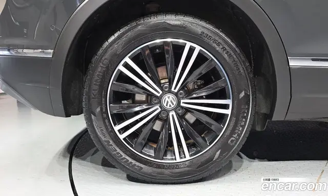 Volkswagen Tiguan 2020 2.0 автомат (гидро), миниатюра 5 Volkswagen Tiguan 2020 2.0 автомат (гидро), миниатюра 5