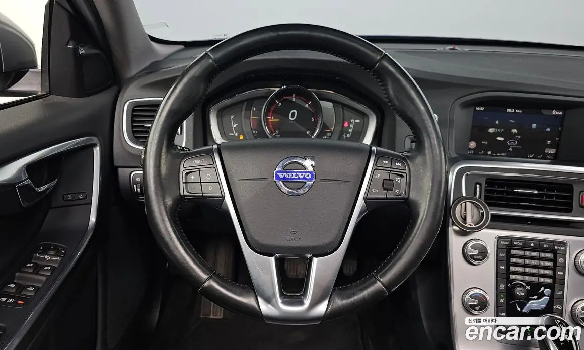 Volvo S60 2017 2.0 автомат (гидро), фото 13 Volvo S60 2017 2.0 автомат (гидро), фото 13
