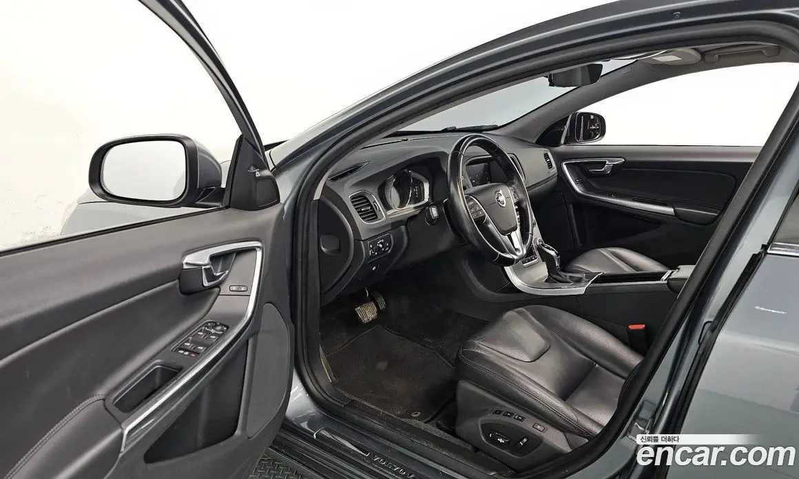 Volvo S60 2017 2.0 автомат (гидро), фото 10 Volvo S60 2017 2.0 автомат (гидро), фото 10