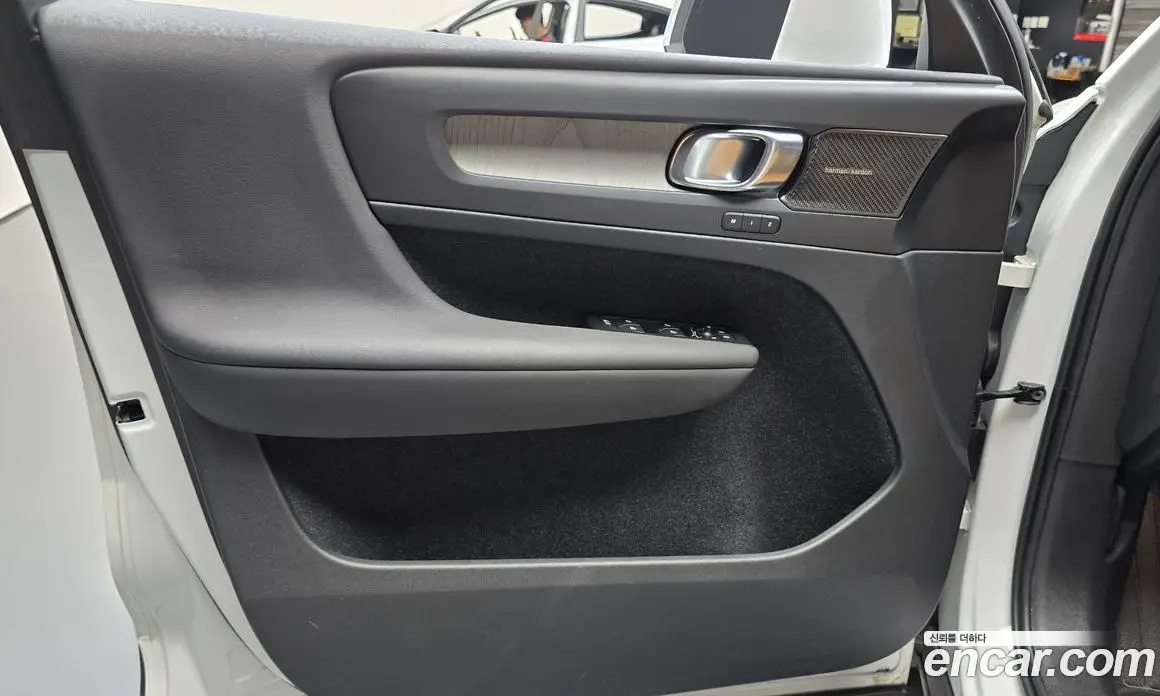 Volvo XC40 2021 2.0 автомат (гидро), фото 14 Volvo XC40 2021 2.0 автомат (гидро), фото 14