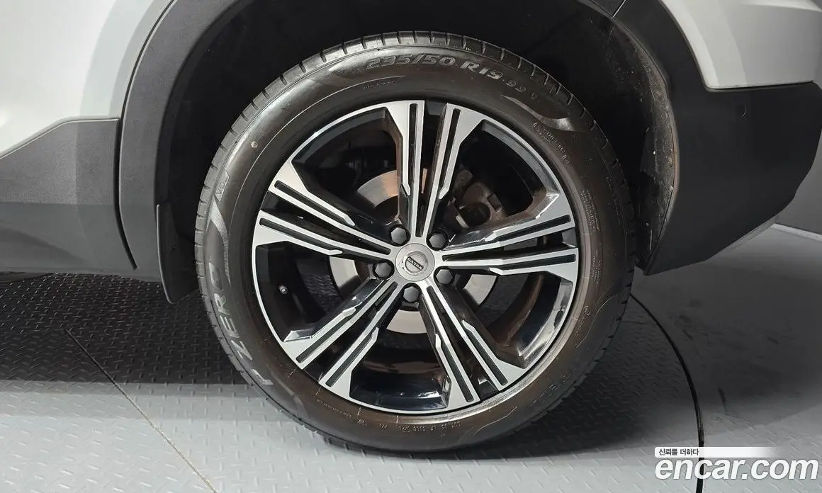 Volvo XC40 2021 2.0 автомат (гидро), фото 7 Volvo XC40 2021 2.0 автомат (гидро), фото 7