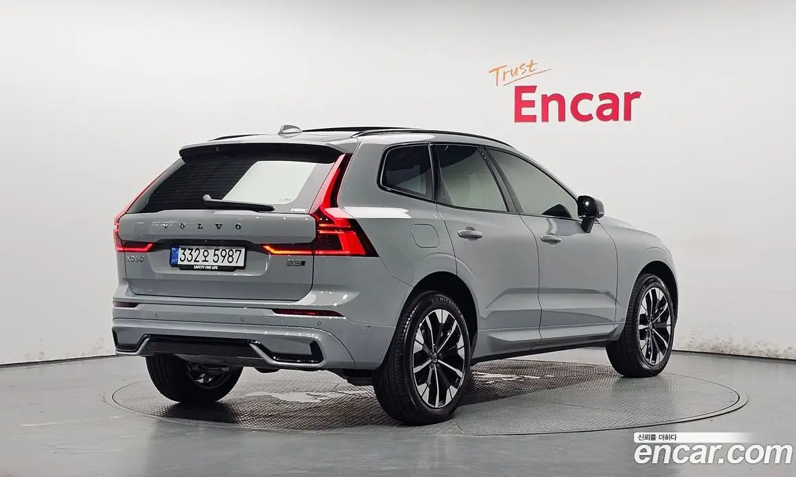 Volvo XC60 2026 2.0 автомат (гидро), фото 1 Volvo XC60 2026 2.0 автомат (гидро), фото 1