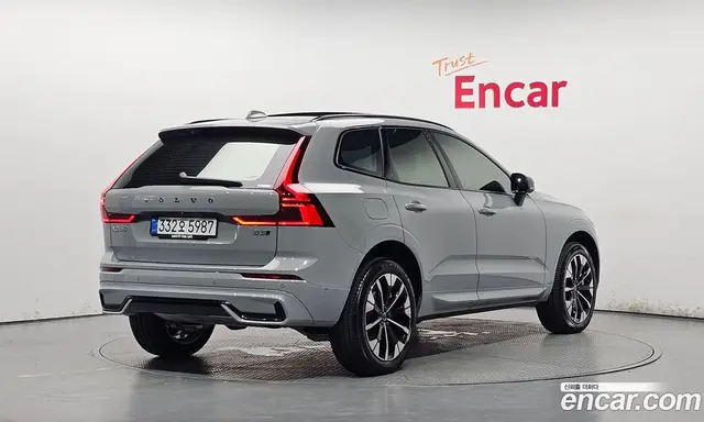 Volvo XC60 2026 2.0 автомат (гидро), миниатюра 1 Volvo XC60 2026 2.0 автомат (гидро), миниатюра 1