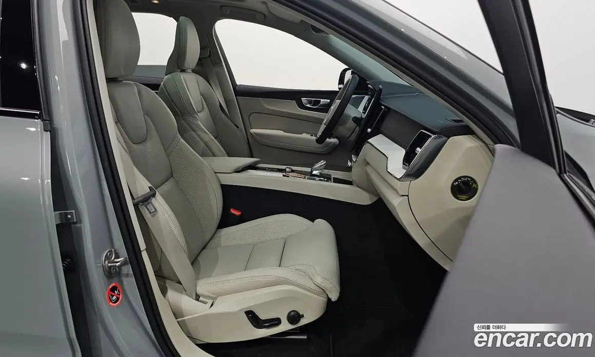 Volvo XC60 2026 2.0 автомат (гидро), фото 12 Volvo XC60 2026 2.0 автомат (гидро), фото 12