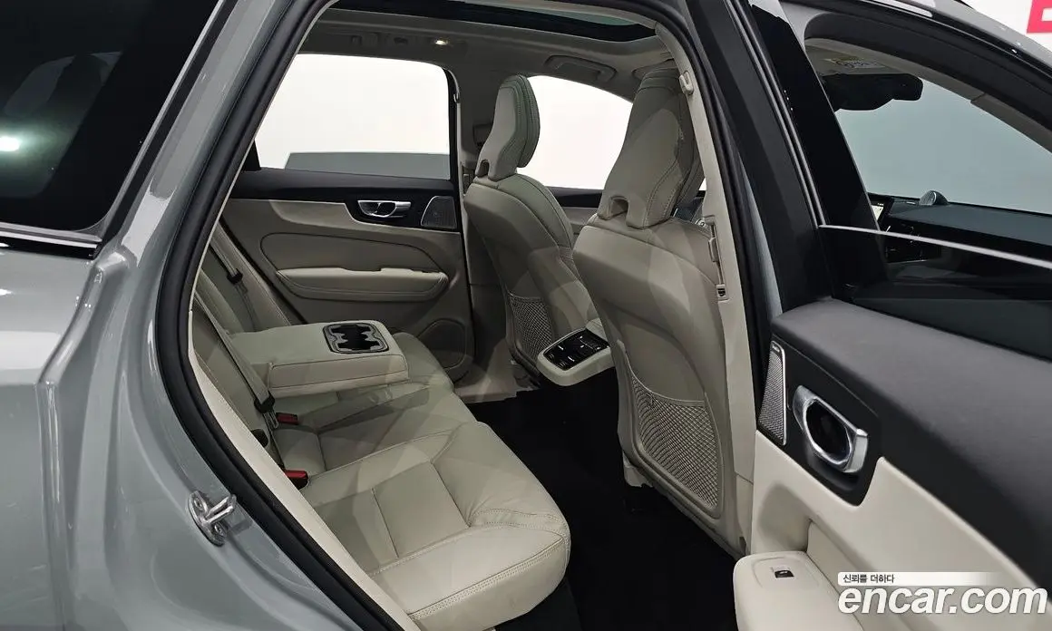 Volvo XC60 2026 2.0 автомат (гидро), фото 15 Volvo XC60 2026 2.0 автомат (гидро), фото 15