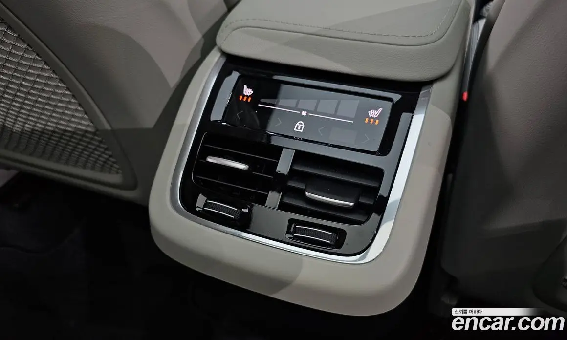 Volvo XC60 2026 2.0 автомат (гидро), фото 27 Volvo XC60 2026 2.0 автомат (гидро), фото 27