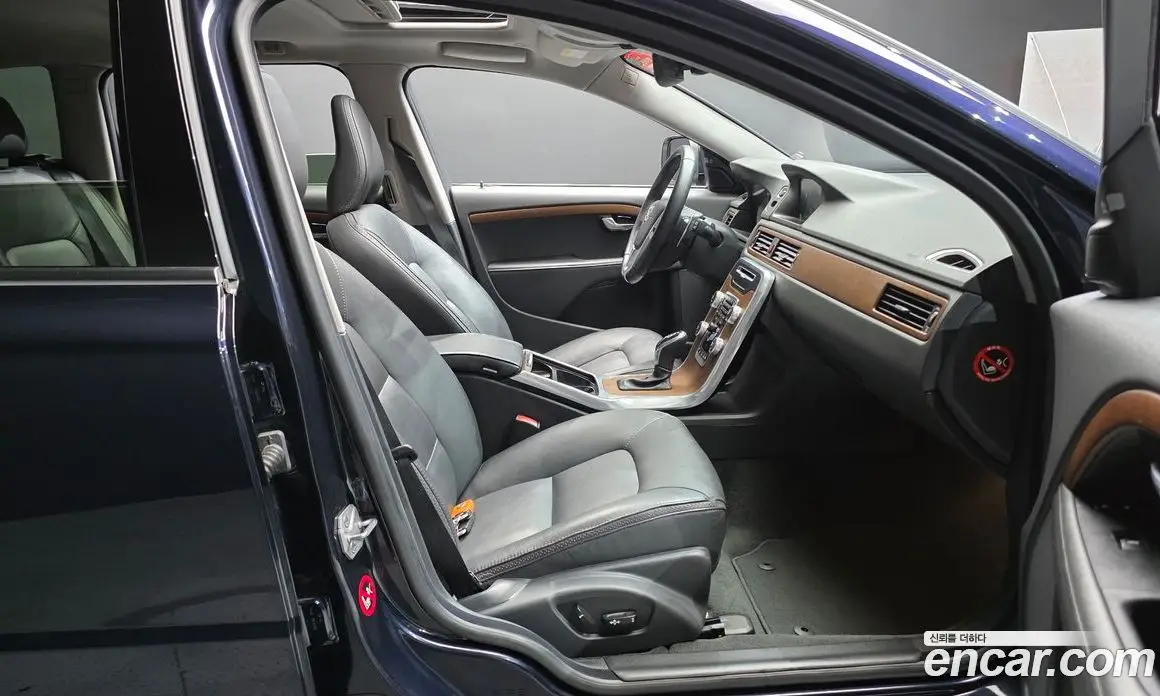 Volvo XC70 2016 2.0 автомат (гидро), фото 11 Volvo XC70 2016 2.0 автомат (гидро), фото 11