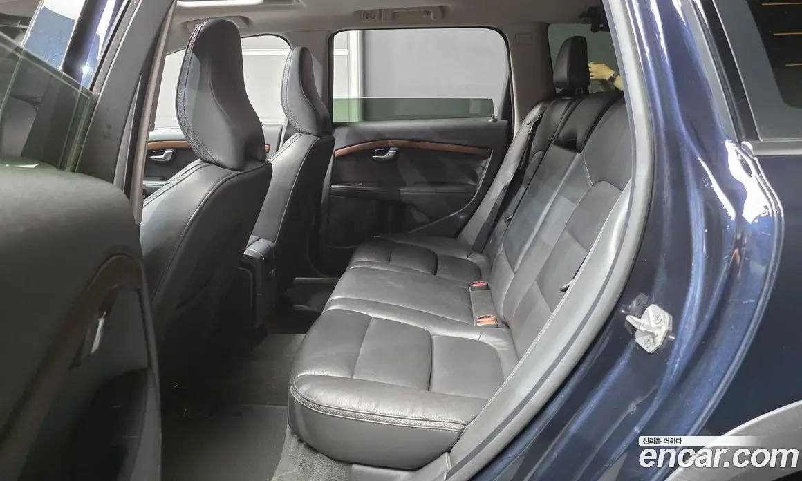 Volvo XC70 2016 2.0 автомат (гидро), фото 12 Volvo XC70 2016 2.0 автомат (гидро), фото 12