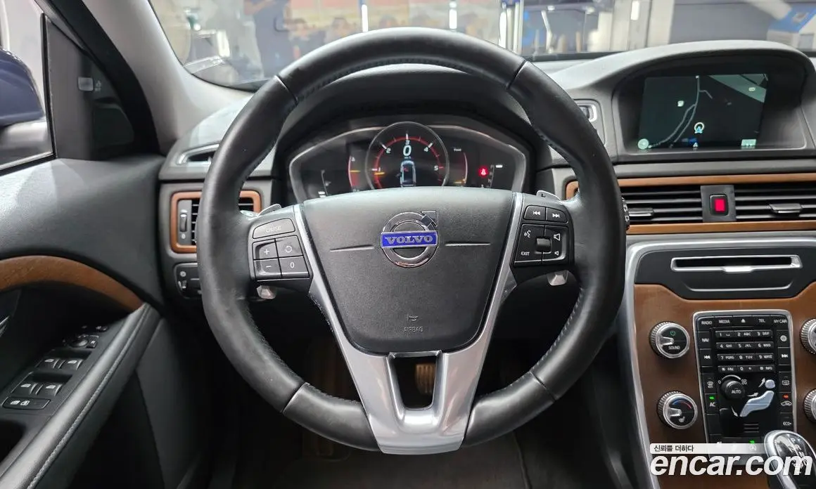 Volvo XC70 2016 2.0 автомат (гидро), фото 13 Volvo XC70 2016 2.0 автомат (гидро), фото 13