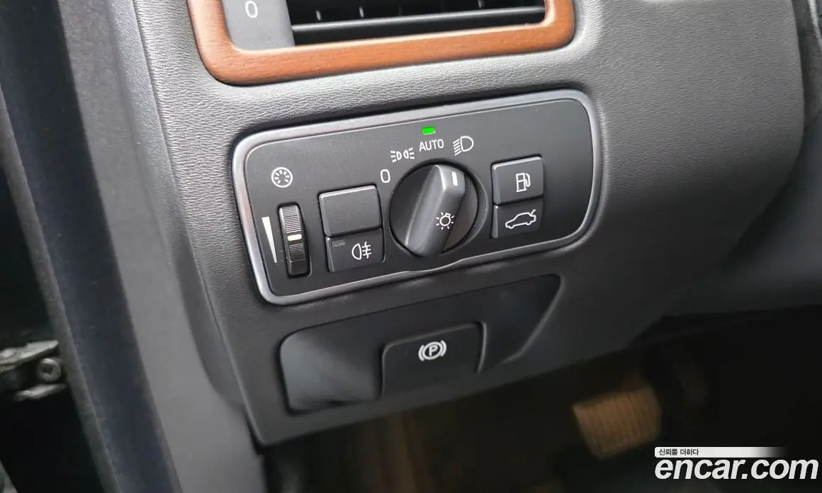 Volvo XC70 2016 2.0 автомат (гидро), фото 16 Volvo XC70 2016 2.0 автомат (гидро), фото 16