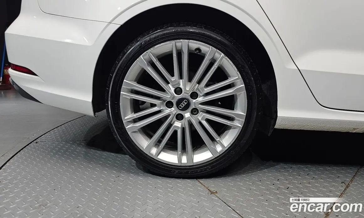 Audi A3 2018 2.0 автомат (гидро), фото 5 Audi A3 2018 2.0 автомат (гидро), фото 5
