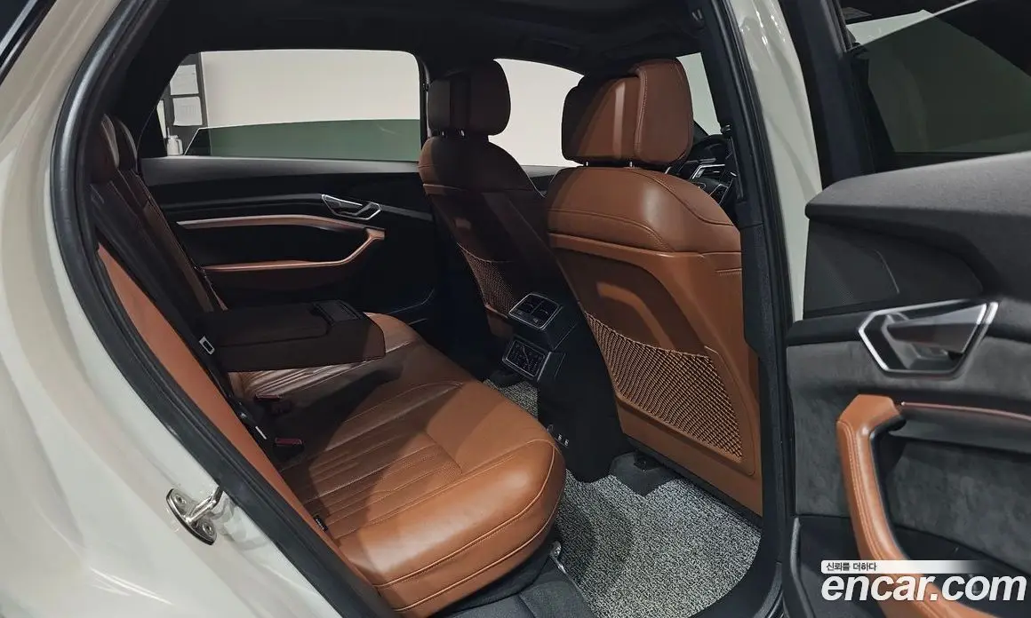 Audi e-tron 2020 0.2 автомат (гидро), фото 16 Audi e-tron 2020 0.2 автомат (гидро), фото 16
