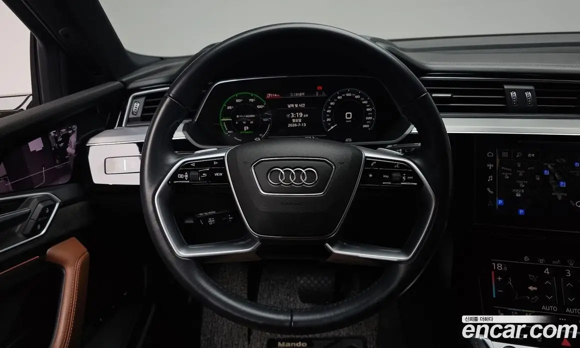 Audi e-tron 2020 0.2 автомат (гидро), фото 18 Audi e-tron 2020 0.2 автомат (гидро), фото 18