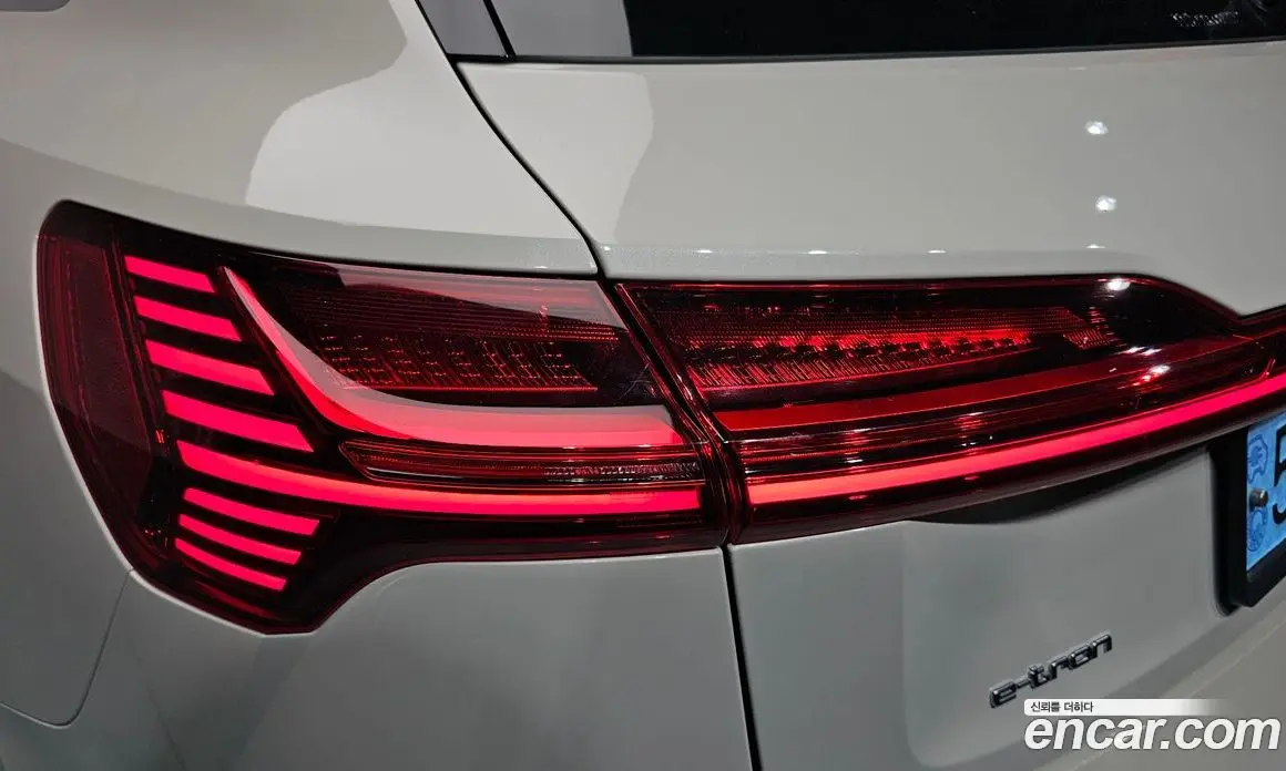 Audi e-tron 2020 0.2 автомат (гидро), фото 8 Audi e-tron 2020 0.2 автомат (гидро), фото 8
