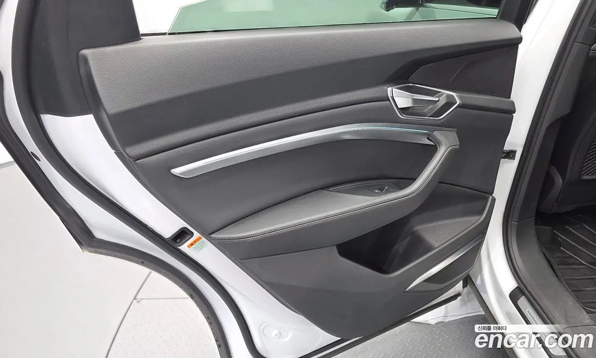 Audi e-tron 2022 0.2 автомат (гидро), фото 15 Audi e-tron 2022 0.2 автомат (гидро), фото 15