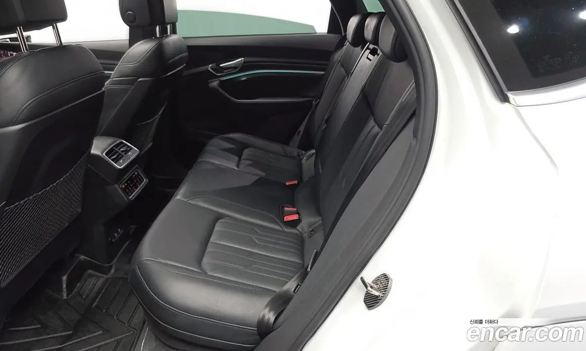 Audi e-tron 2022 0.2 автомат (гидро), фото 16 Audi e-tron 2022 0.2 автомат (гидро), фото 16