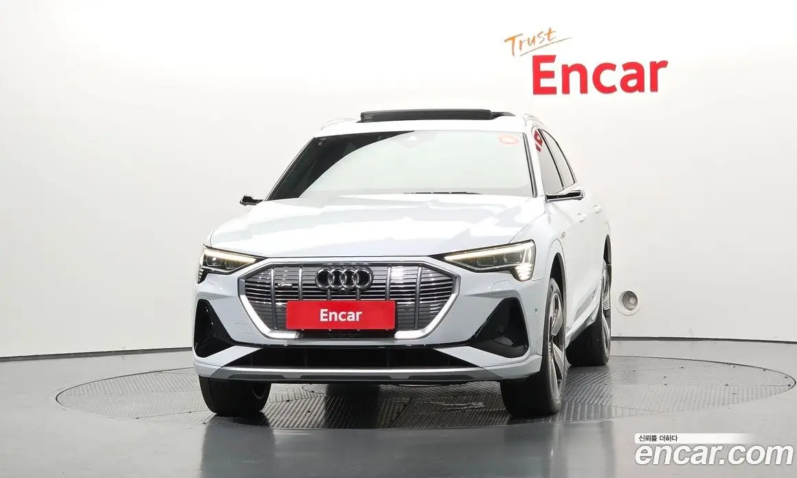Audi e-tron 2022 0.2 автомат (гидро), фото 3 Audi e-tron 2022 0.2 автомат (гидро), фото 3